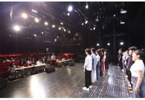 国产mn扣逼视频高三年级表演专业举行阶段考试